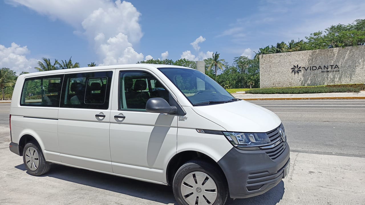 Volkswagen Transporter - Cancun Experiences